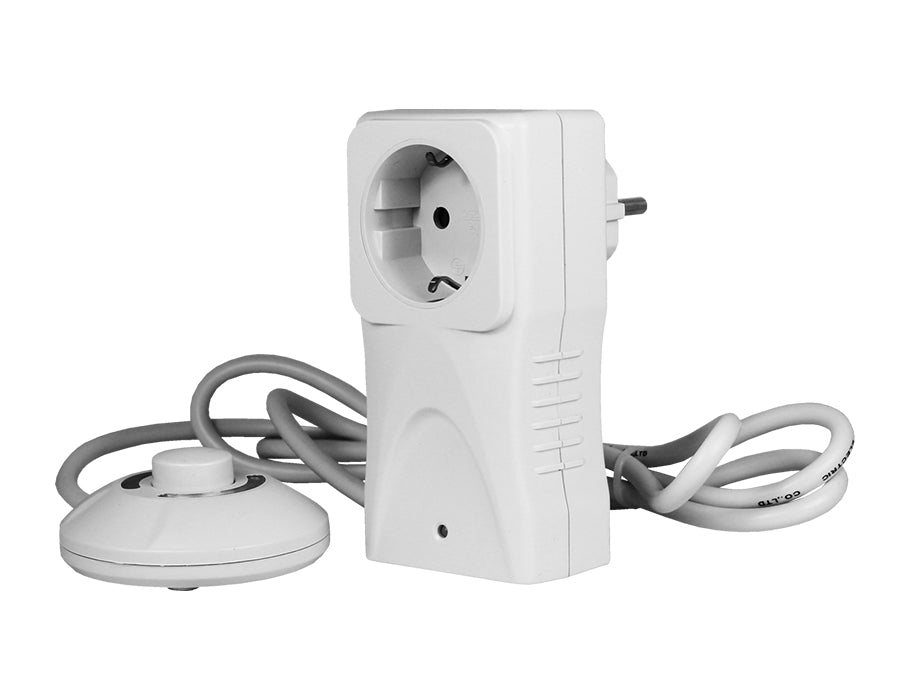 Ecosavers - Doorvoerstekker - Grote Schakelaar - Voetbediening