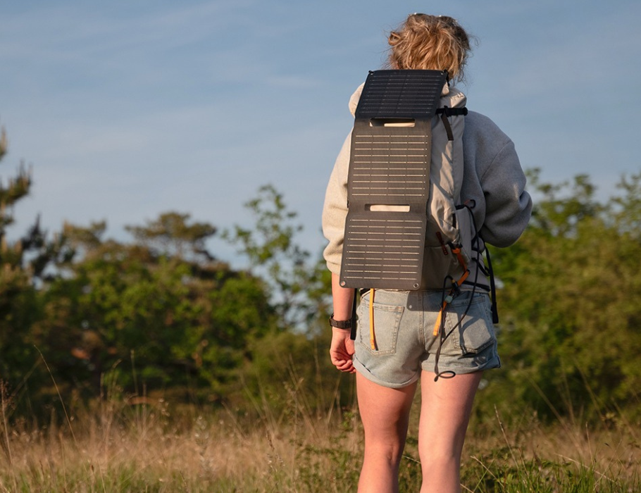 WakaWaka - Opvouwbaar Zonnepaneel - Ultralight - 20W