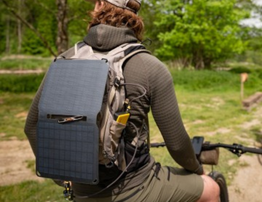 WakaWaka - Opvouwbaar Zonnepaneel - Ultralight - 10W